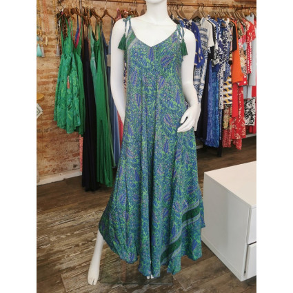 Robe longue satinée pompons épaules motif cachemire bleu vert Goa