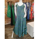 Robe longue satinée pompons épaules motif cachemire bleu vert Goa