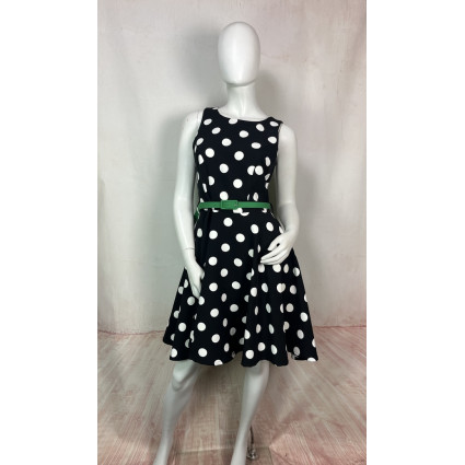 Robe rétro à pois – Élégance vintage et fraîcheur estivale