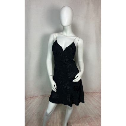Robe Irina short – Élégance en Jacquard & Détails Bijoux