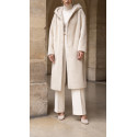 Manteau long écru en fausse fourrure