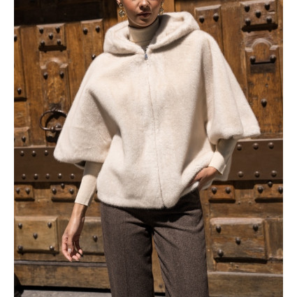 Manteau en fausse fourrure écru